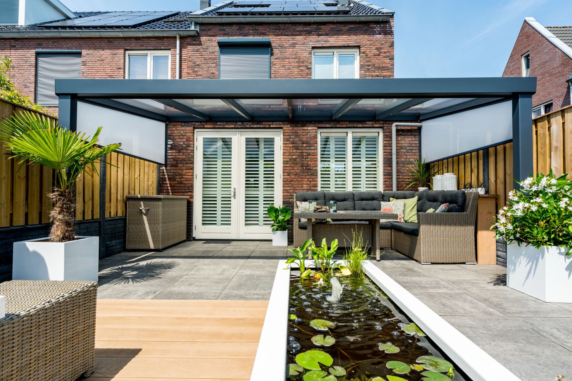 Deponti Giallo Aluminium Veranda — Sleek Strength, Timeless Design