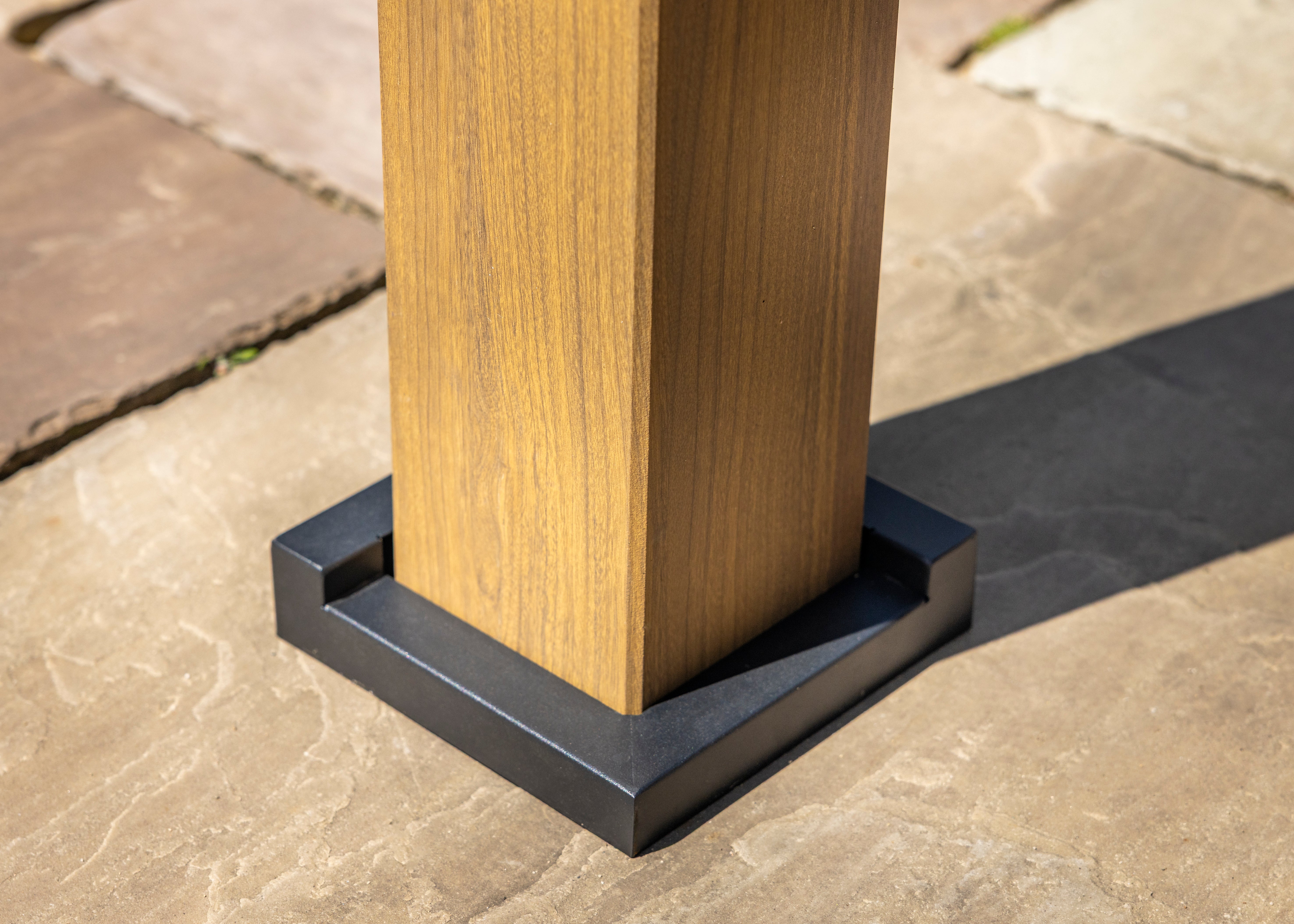 Hartman Como Aluminium Pergola (3x3 m & 4x3 m) – Adjustable Louvered Roof with Solar LED Lights