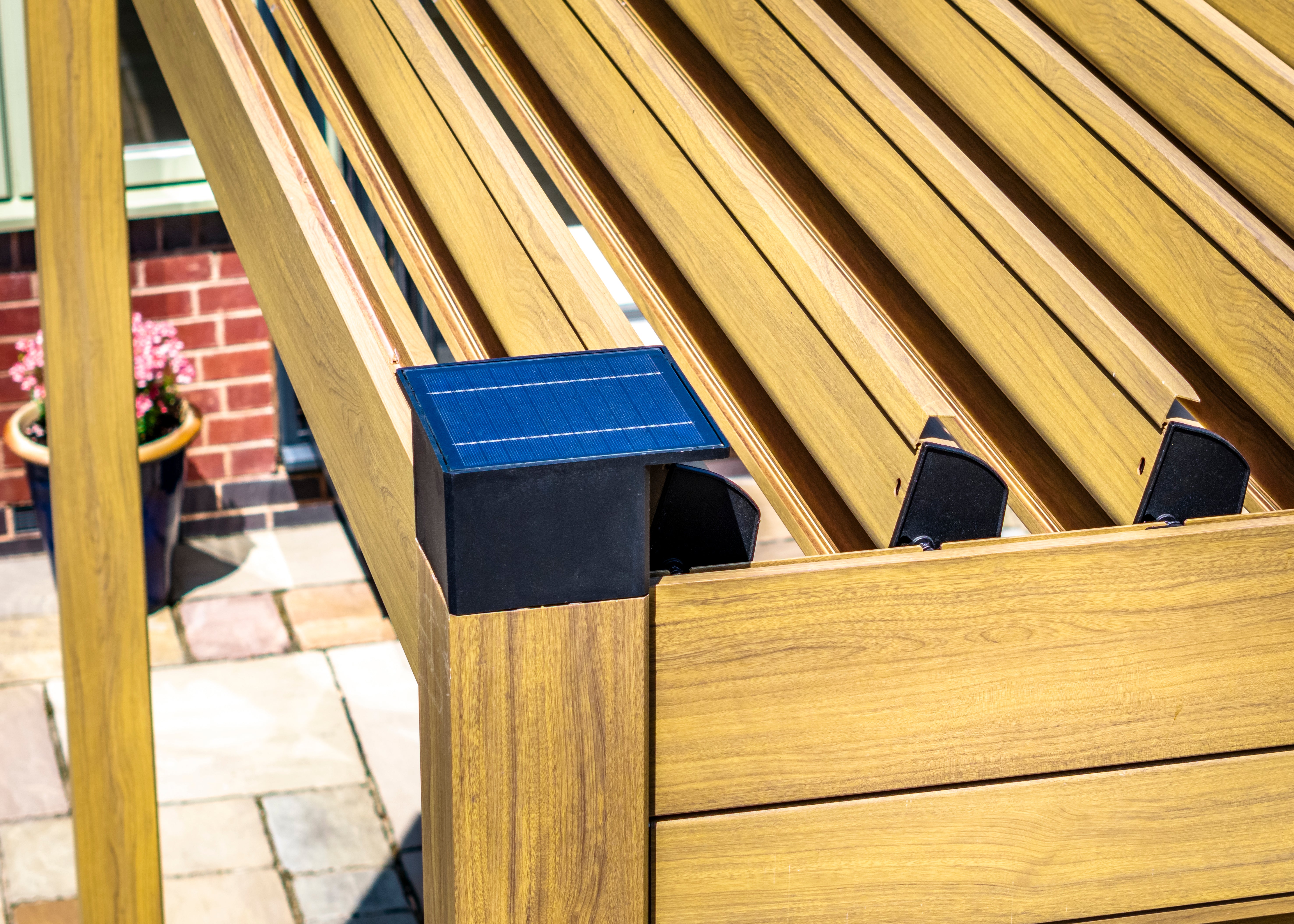 Hartman Como Aluminium Pergola (3x3 m & 4x3 m) – Adjustable Louvered Roof with Solar LED Lights