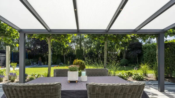 Deponti Giallo Aluminium Veranda — Sleek Strength, Timeless Design