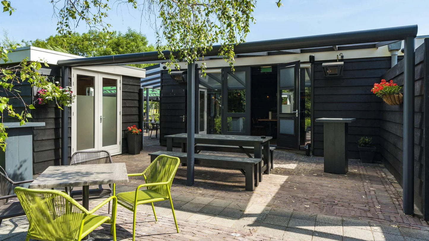 Deponti Nebbiolo Veranda – Elegant Aluminium Shelter for Every Season