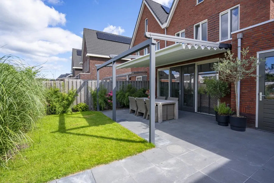 Deponti Verdeca Aluminium Pergola with Motorised Retractable Roof