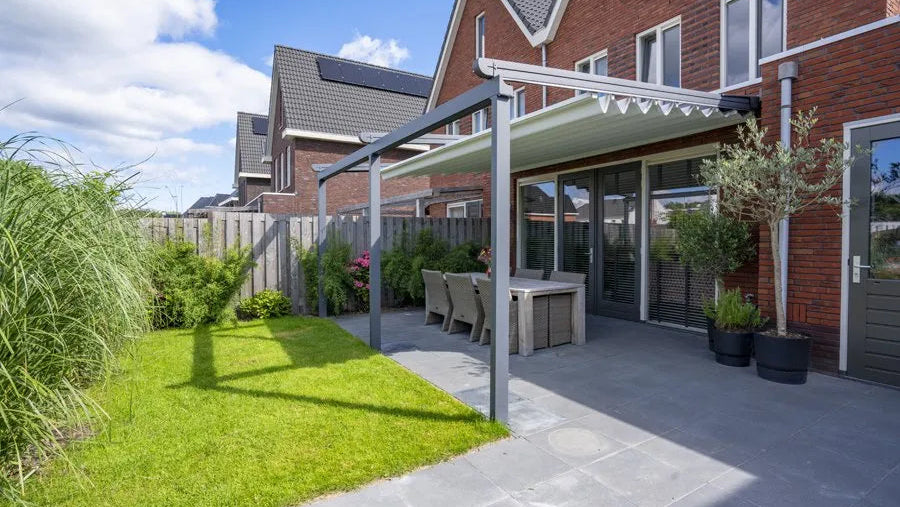 Deponti Verdeca Aluminium Pergola with Motorised Retractable Roof