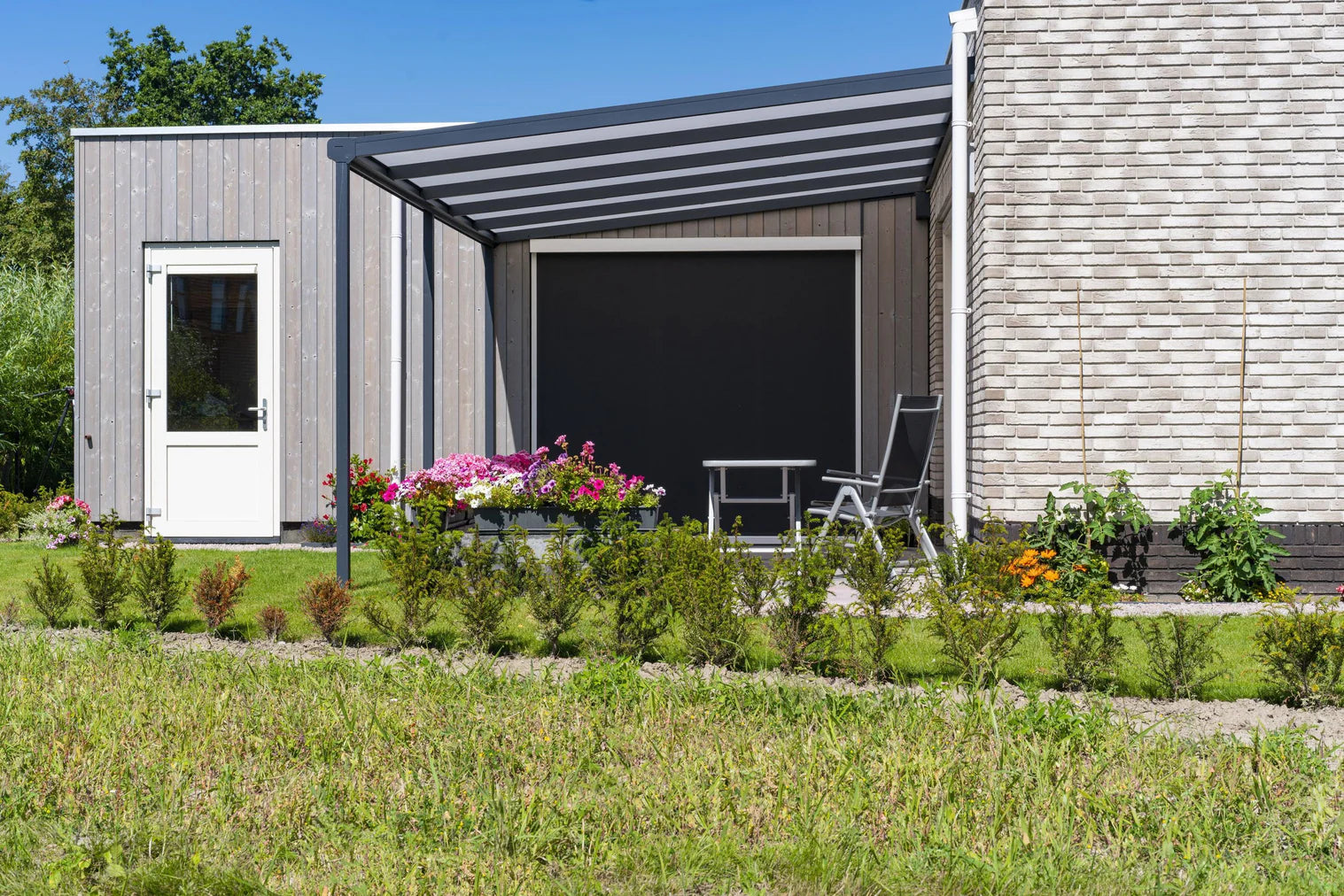 Deponti Nebbiolo Veranda – Elegant Aluminium Shelter for Every Season