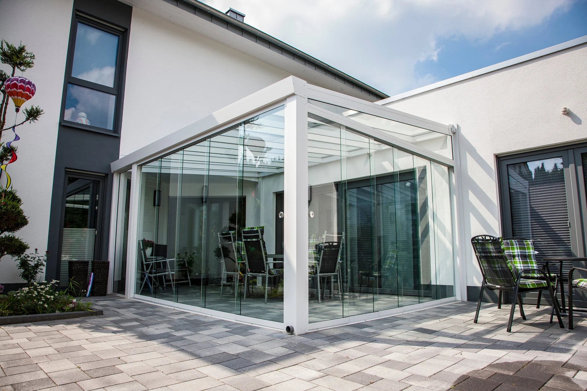 Deponti Giallo Aluminium Veranda — Sleek Strength, Timeless Design