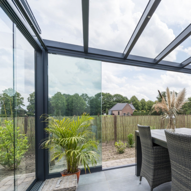 Reinforced glass roof