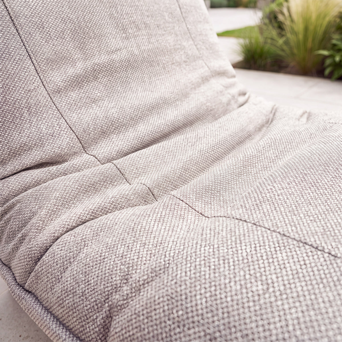 Nova Aire Daybed, Pebble, N27239