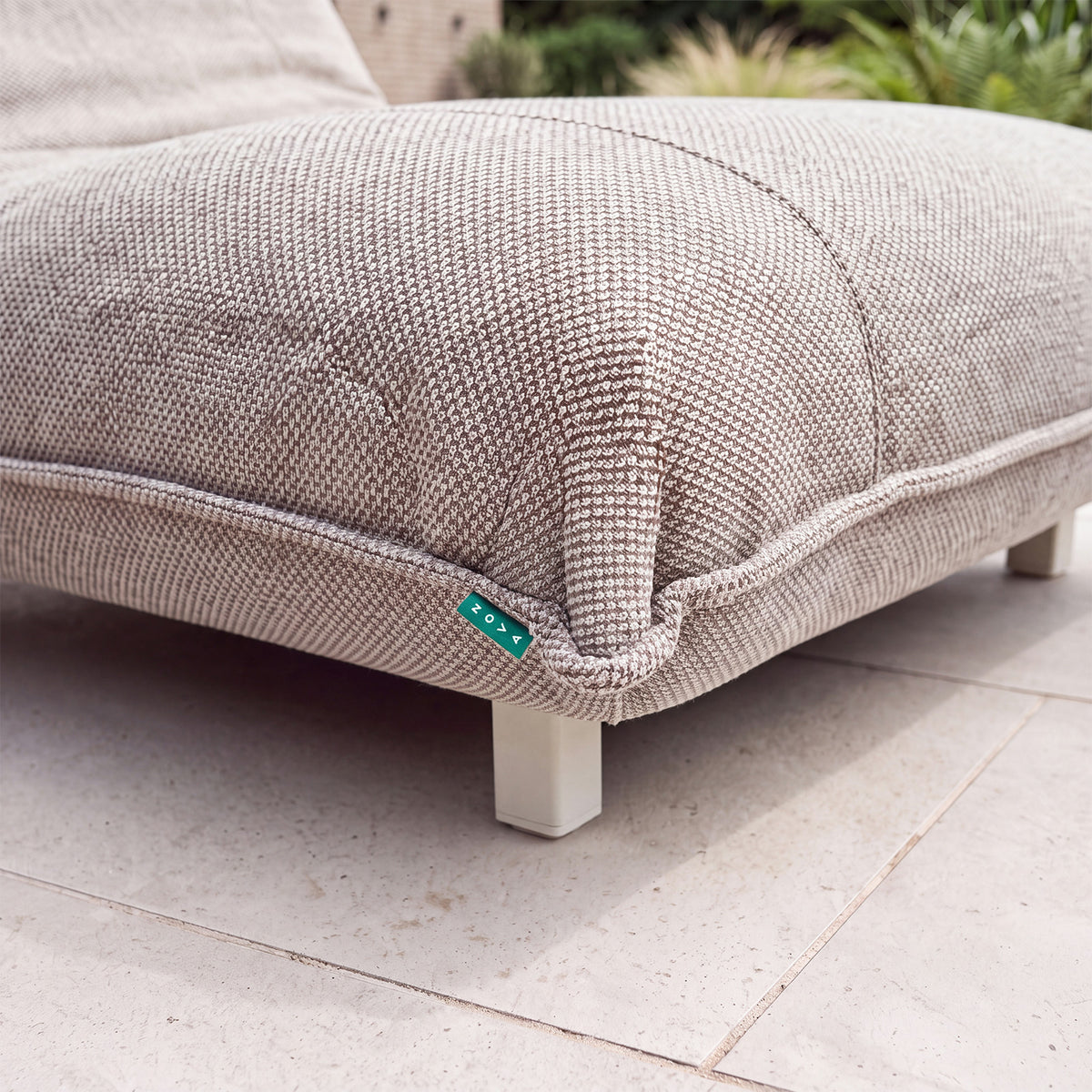 Nova Aire Daybed, Pebble, N27239
