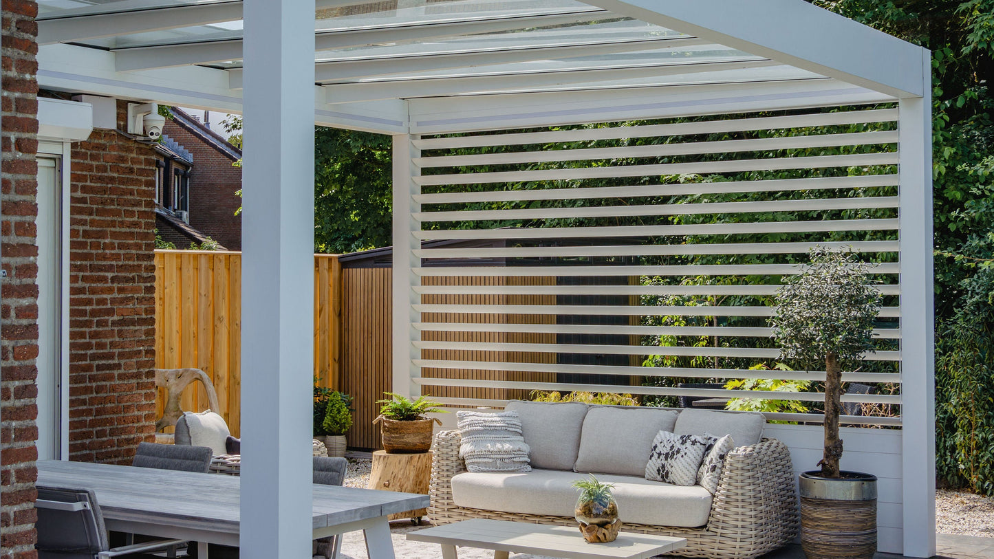 Deponti Pinela Glass Pergola – Luxurious Outdoor Living in Pure Glass
