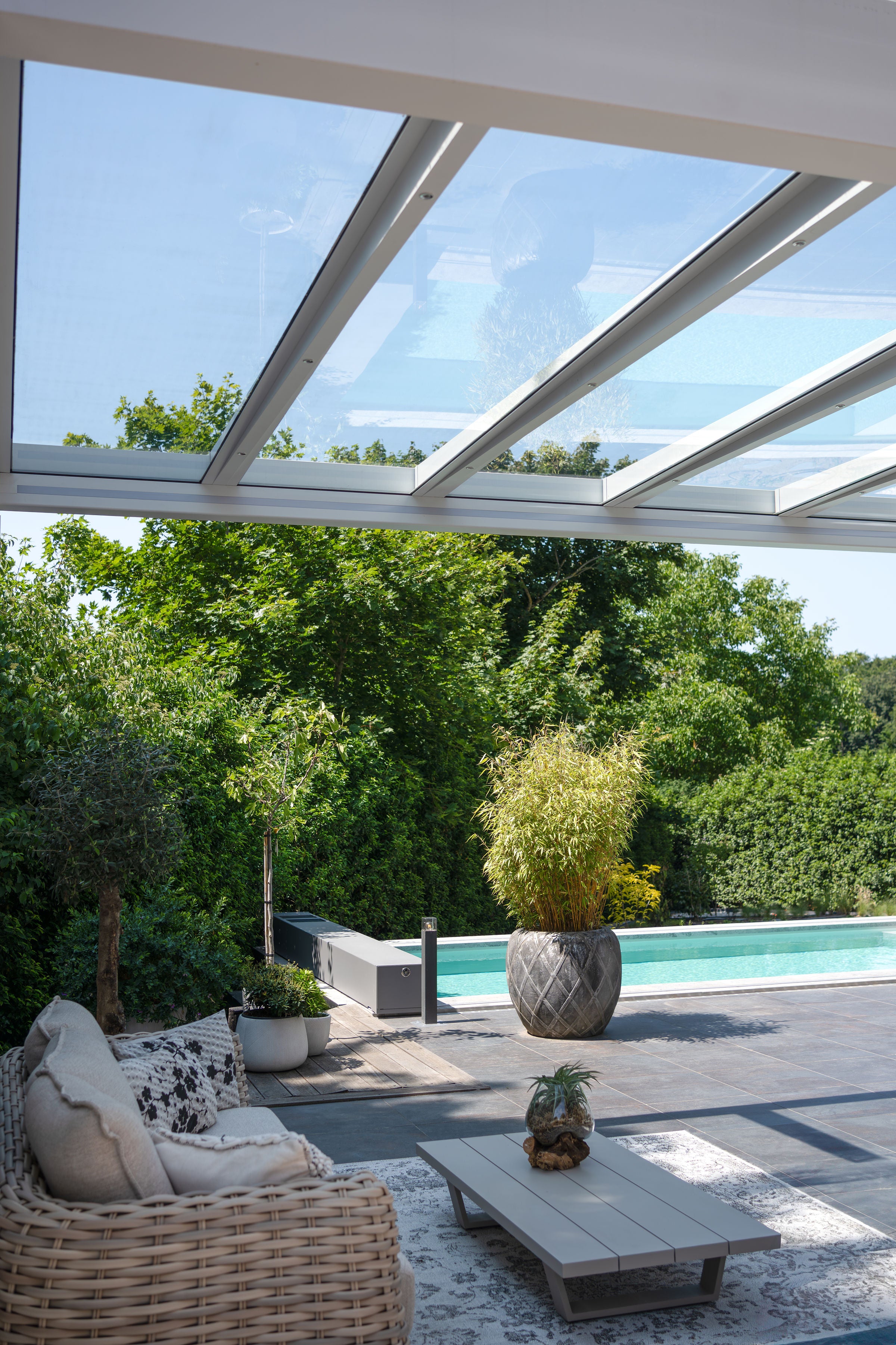 Deponti Pinela Glass Pergola – Luxurious Outdoor Living in Pure Glass