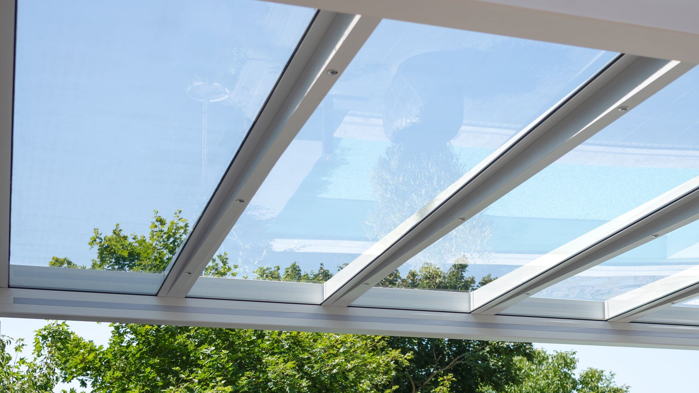 Deponti Pinela Glass Pergola – Luxurious Outdoor Living in Pure Glass