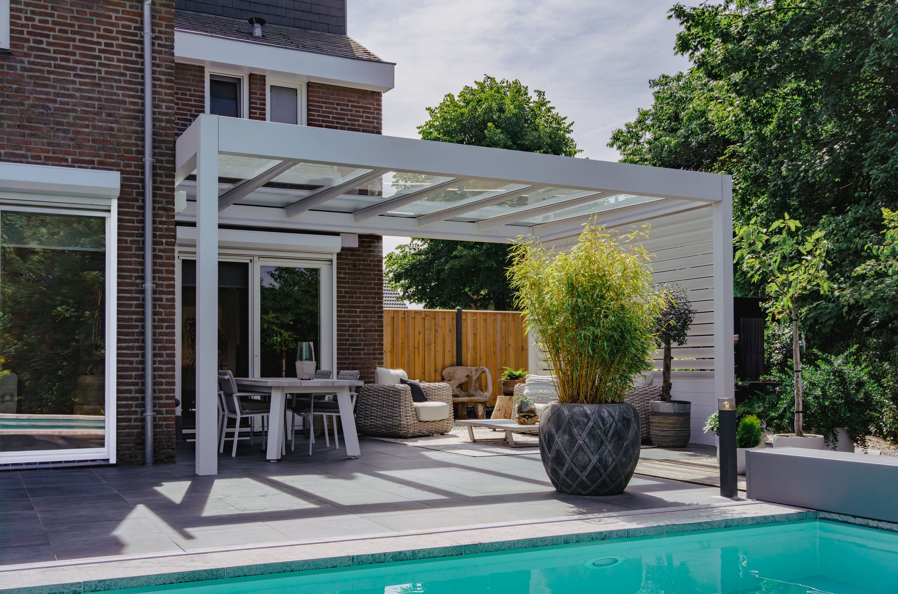 Deponti Pinela Glass Pergola – Luxurious Outdoor Living in Pure Glass
