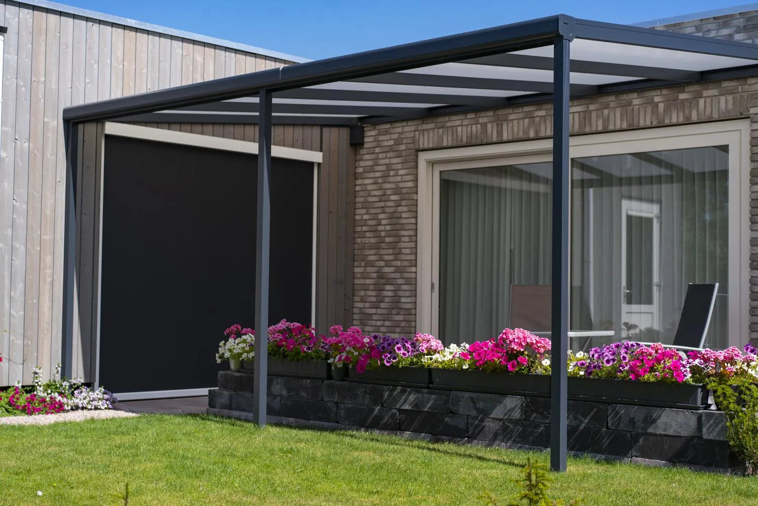 Deponti Nebbiolo Veranda – Elegant Aluminium Shelter for Every Season