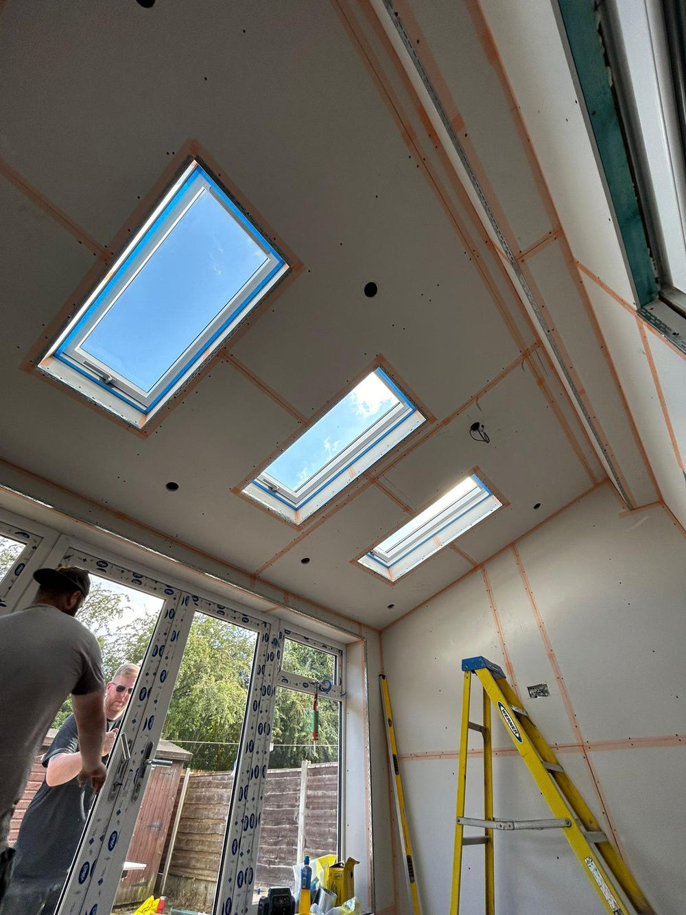 Plasterboard going on